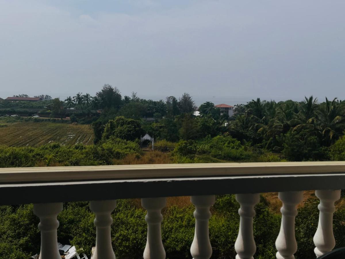 Nagas Hotel Satyavati Morjim Exterior photo